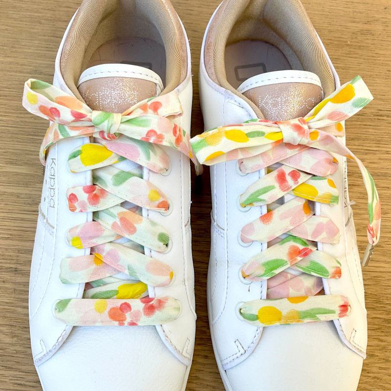 Lacets tissu fleuri aquarelle baskets originales - Tes lacets sont défaits