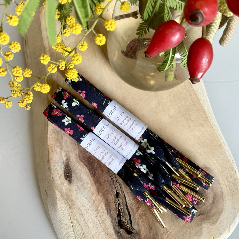 Lacets tissu fleurs noir rouge bottines - Tes lacets sont défaits